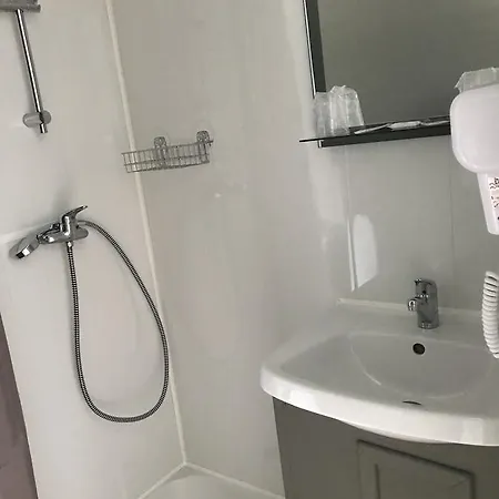 Le Rohu Hotell Séné